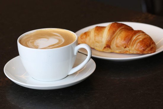 طرز تهیۀ چند شیرینی که لذت نوشیدن قهوه را بیشتر می کنند